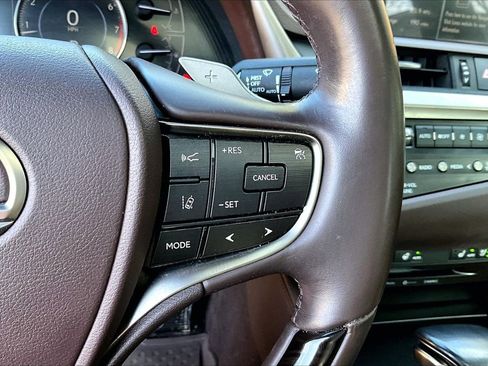 Used 2020 Lexus ES 350 w/ Premium Package image 30