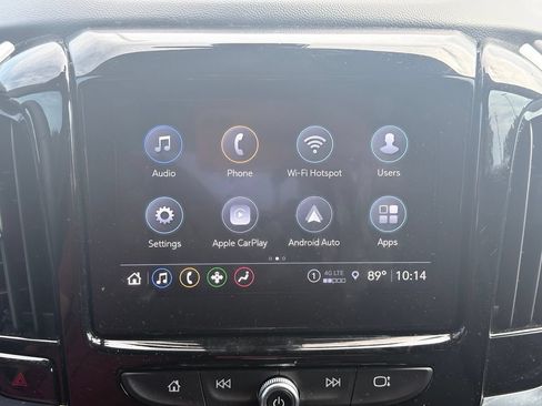 Used 2023 Chevrolet Traverse LT FWD image 10