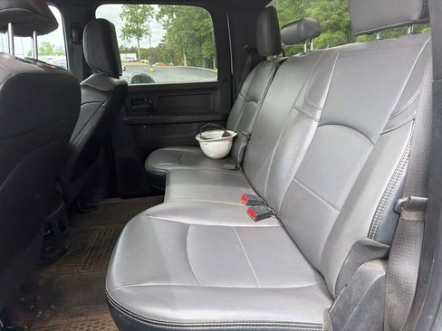 Used 2024 RAM 2500 Tradesman w/ Chrome Appearance Group AWD/4WD image 12