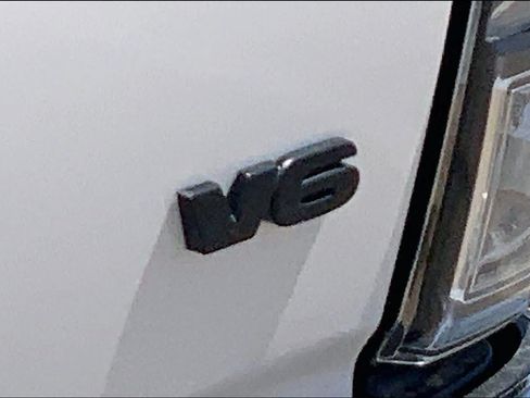 Used 2021 Toyota Tacoma SR5 RWD image 10