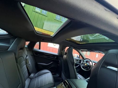 Used 2025 Porsche Panamera w/ Premium Package RWD image 38