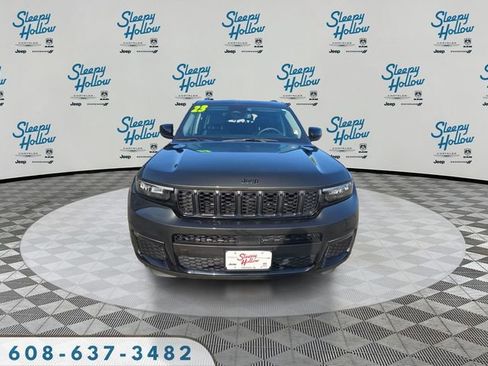 Used 2023 Jeep Grand Cherokee L Limited w/ Black Appearance Package AWD/4WD image 2