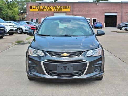 Used 2020 Chevrolet Sonic LT image 3