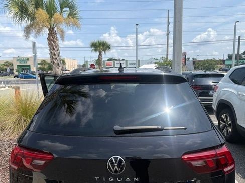 Used 2023 Volkswagen Tiguan S FWD image 9