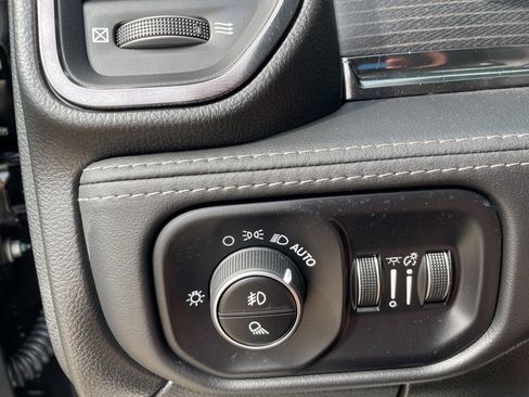 Used 2024 RAM 2500 Limited image 20