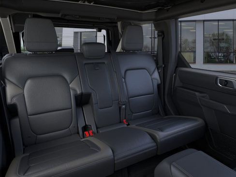 New 2025 Ford Bronco Outer Banks w/ Sasquatch Package image 11