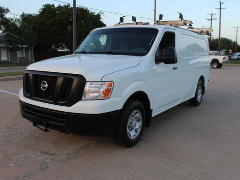 Used 2021 Nissan NV 2500 SV image 4