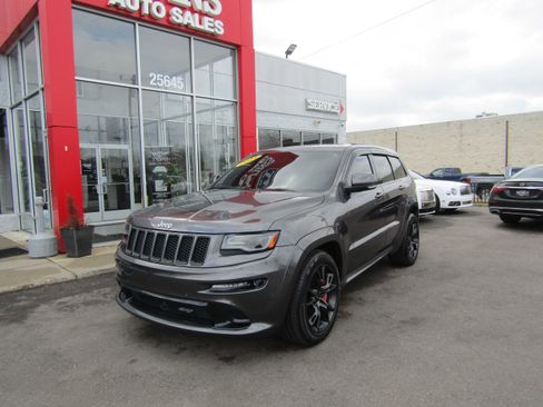 Used 2014 Jeep Grand Cherokee SRT image 2