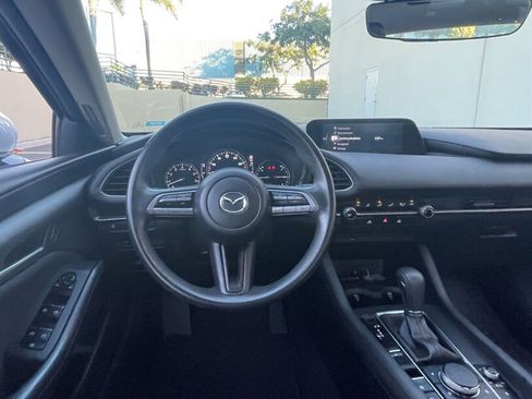 Used 2020 MAZDA MAZDA3 Sedan FWD image 13