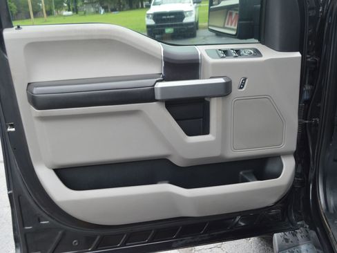 Used 2015 Ford F150 XLT AWD/4WD image 13