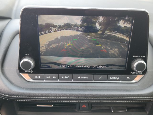 Used 2025 Nissan Rogue SV AWD/4WD image 18