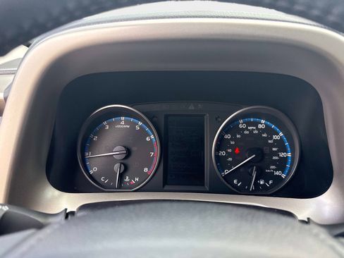 Used 2018 Toyota RAV4 XLE FWD image 28