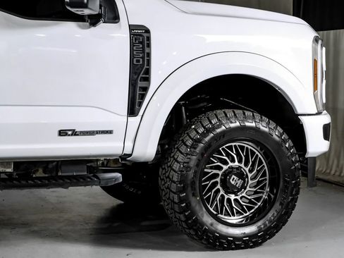 Used 2024 Ford F250 Lariat w/ Sport Appearance Package AWD/4WD image 8