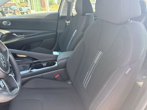 Used 2023 Hyundai Elantra Blue FWD image 6