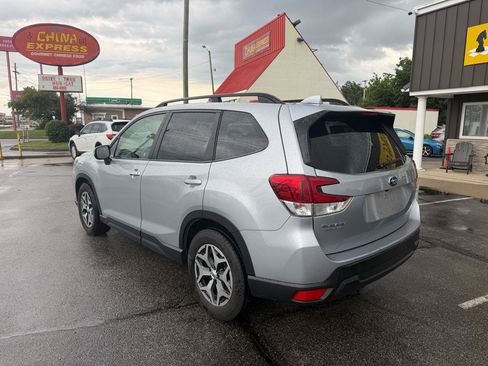 Used 2019 Subaru Forester Premium w/ All-Weather Package AWD/4WD image 8