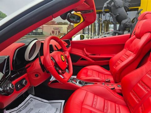 Used 2015 Ferrari 458 Spider RWD image 24