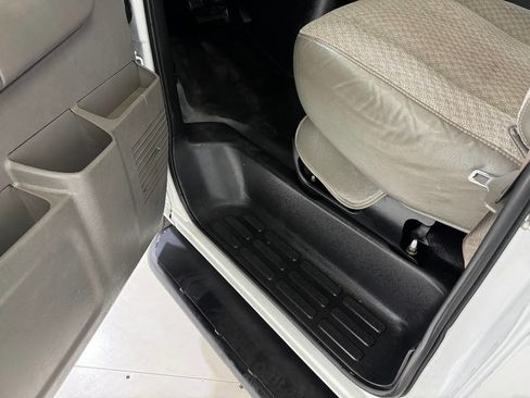 Used 2017 GMC Savana 2500 image 71