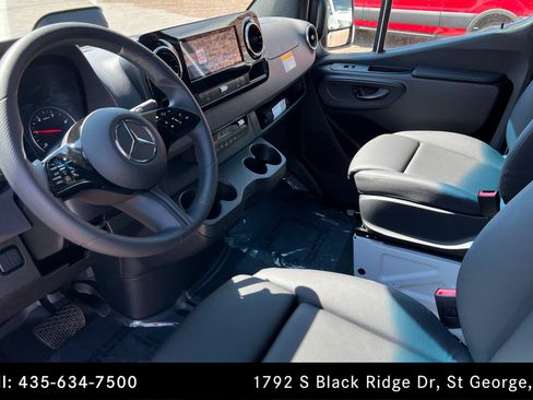 Used 2026 Mercedes-Benz Sprinter 2500 image 11
