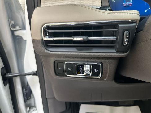 Used 2023 Lincoln Corsair AWD w/ Equipment Group 101A image 23