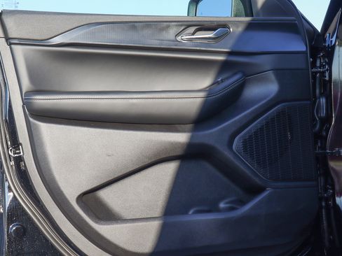 New 2025 Jeep Grand Cherokee Laredo X w/ Luxury Tech Group I image 9