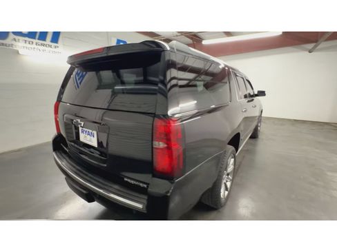 Used 2019 Chevrolet Suburban Premier RWD image 8