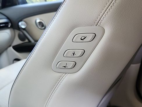 Certified 2024 Genesis GV60 Advanced AWD/4WD image 31