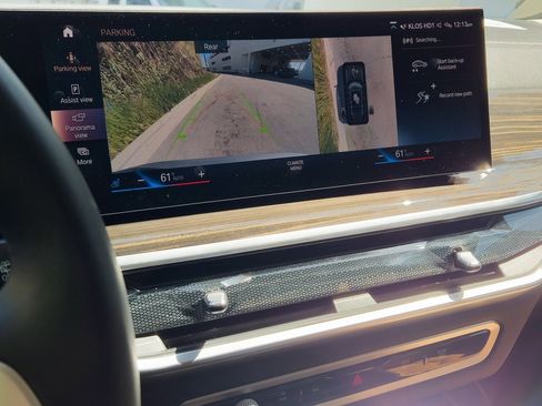 Used 2023 BMW X7 xDrive40i w/ Premium Package image 17