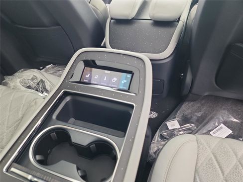 New 2026 Lincoln Navigator L Black Label AWD/4WD image 24