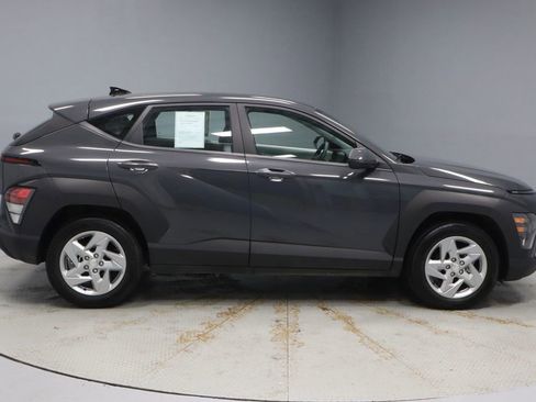 Used 2024 Hyundai Kona SE image 11