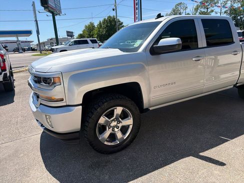 Used 2017 Chevrolet Silverado 1500 LT w/ All Star Edition AWD/4WD image 3