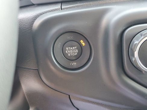 Certified 2023 Jeep Gladiator Sport AWD/4WD image 27