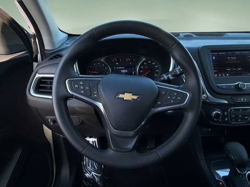 Used 2022 Chevrolet Equinox LT FWD image 12