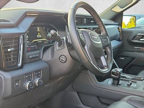 Used 2023 GMC Sierra 1500 AT4 w/ AT4 Premium Package AWD/4WD image 9