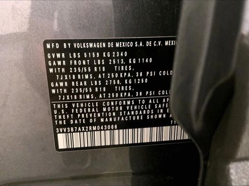 Used 2024 Volkswagen Tiguan SE FWD image 31