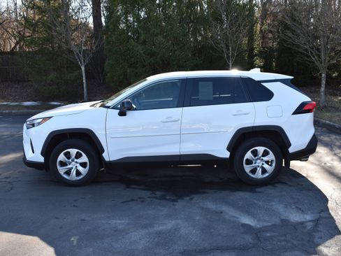 Used 2023 Toyota RAV4 LE image 28