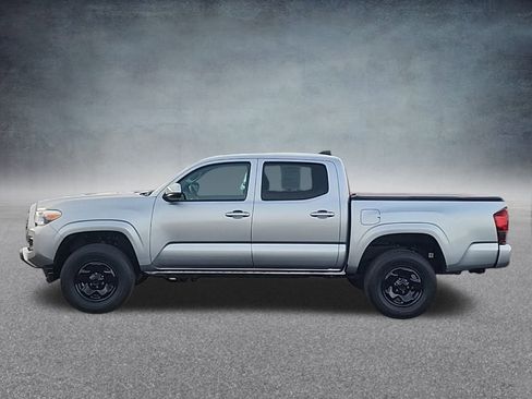 Used 2022 Toyota Tacoma SR image 9