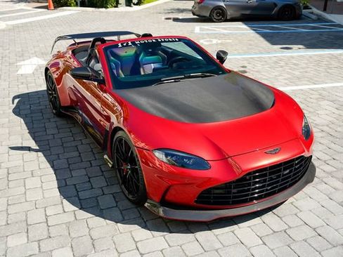Used 2023 Aston Martin V12 Vantage Roadster image 39
