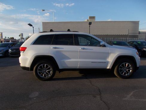 Used 2015 Jeep Grand Cherokee Limited w/ Trailer Tow Group IV image 9