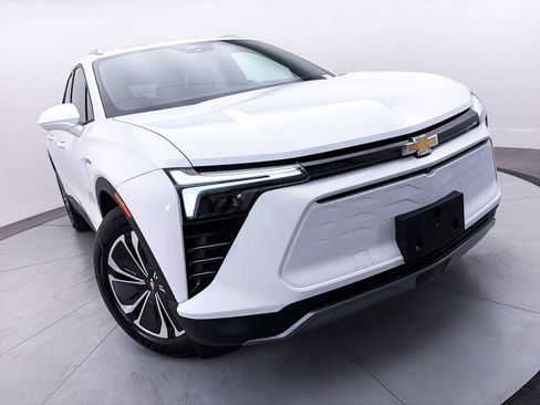 Used 2024 Chevrolet Blazer EV LT AWD/4WD image 8