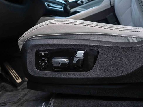 Used 2026 BMW X5 sDrive40i w/ M Sport Package image 21