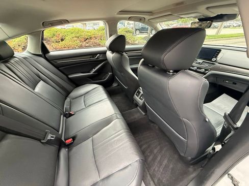 Used 2018 Honda Accord Touring image 37