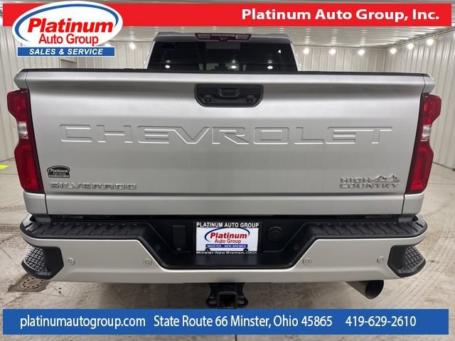 Used 2022 Chevrolet Silverado 2500 High Country w/ Technology Package AWD/4WD image 4