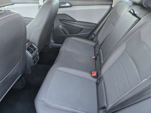 Used 2024 Volkswagen Taos SE FWD image 16