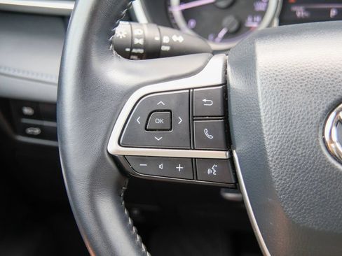 Used 2023 Toyota Highlander XLE FWD image 16