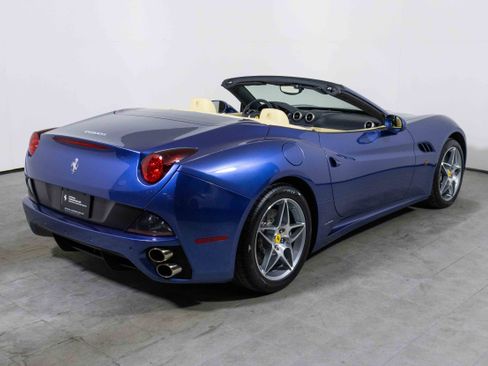 Used 2010 Ferrari California image 8