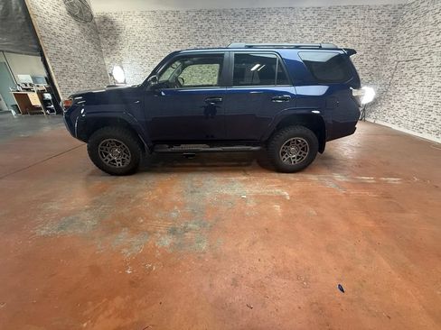 Used 2020 Toyota 4Runner Venture AWD/4WD image 4