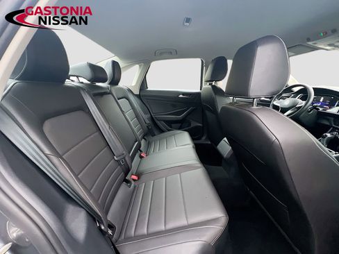 Used 2024 Volkswagen Jetta SE image 33