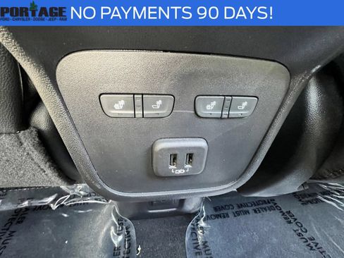 Used 2023 GMC Terrain Denali w/ LPO, Floor Liner Package AWD/4WD image 37