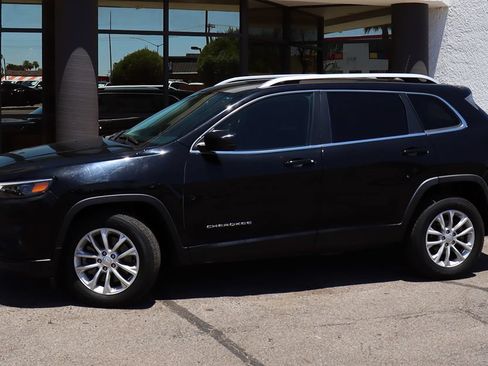 Used 2019 Jeep Cherokee Latitude w/ Popular Appearance Group FWD image 4