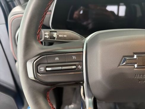 Used 2024 Chevrolet Colorado Z71 w/ Z71 Convenience Package 2 AWD/4WD image 11